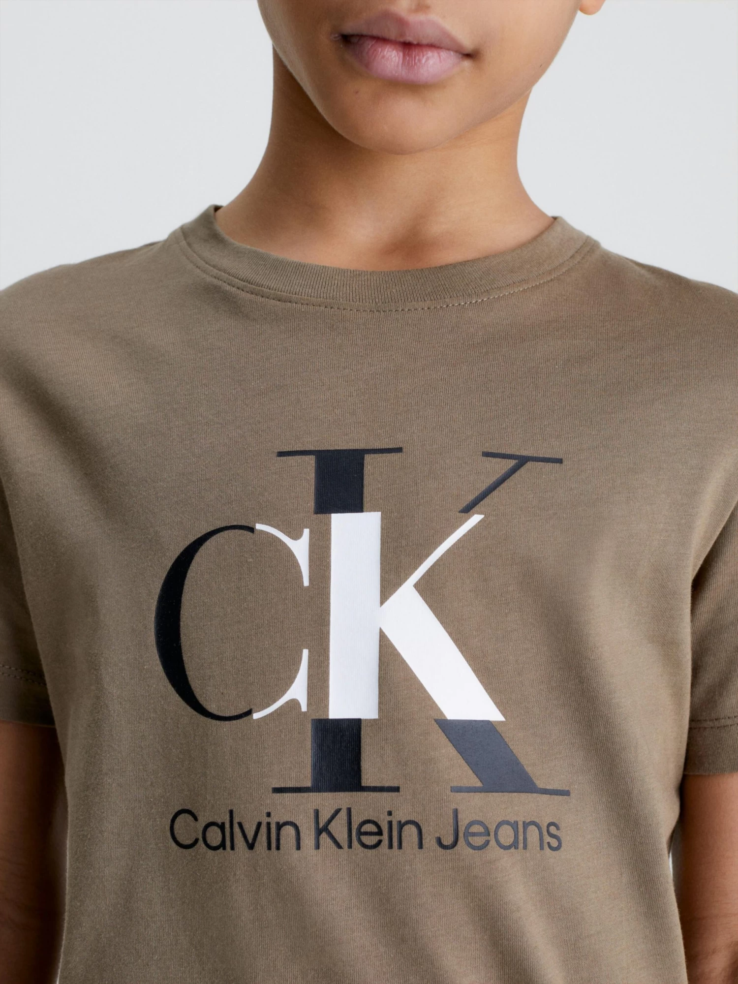 Calvin Klein Boys 8-16 Cotton Logo T-Shirt - Image 4