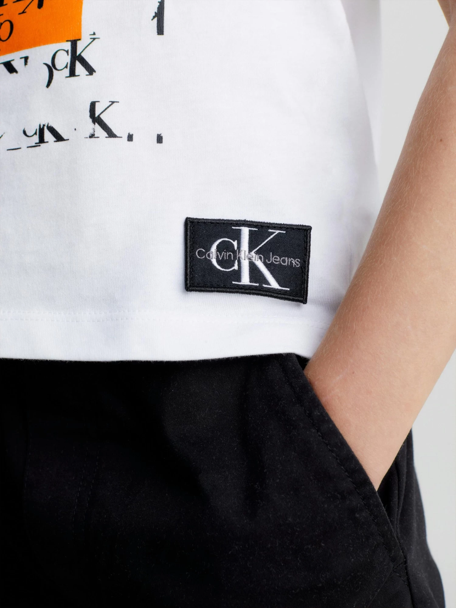 Calvin Klein Kids Unisex 3-7 Kids Monogram Flare Graphic T-Shirt - Image 3